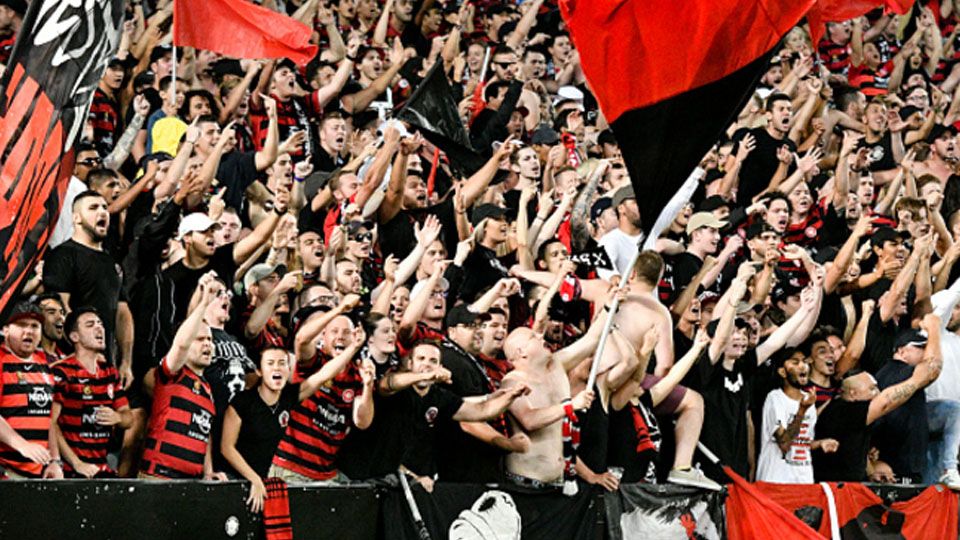 Suporter Western Sydney Wanderers FC. Copyright: © whoateallthepies